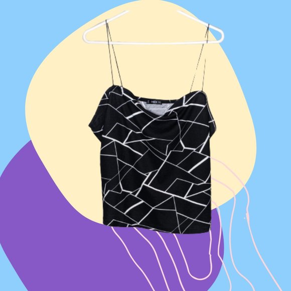 Plus Black and White Geometric Crop Top - Picture 3 of 4